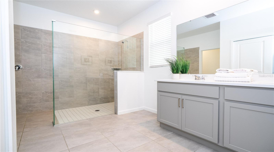 Kissimmee, Florida 34747, 6 Bedroom Bedrooms, ,4 Bathroombathrooms,Residential,For Sale,Salty Winds,0,Mfro6339598