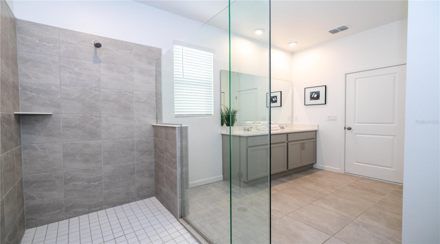 Kissimmee, Florida 34747, 6 Bedroom Bedrooms, ,4 Bathroombathrooms,Residential,For Sale,Salty Winds,0,Mfro6339598
