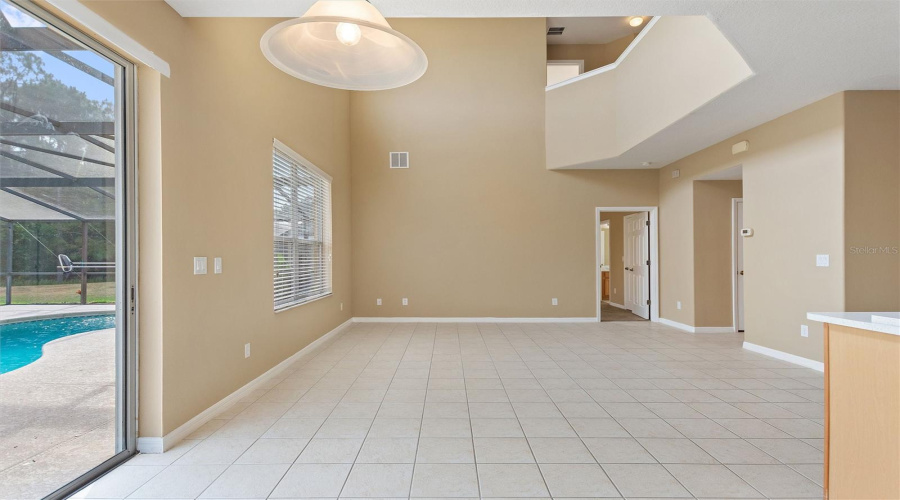 Breaksfast Nook And Family Room