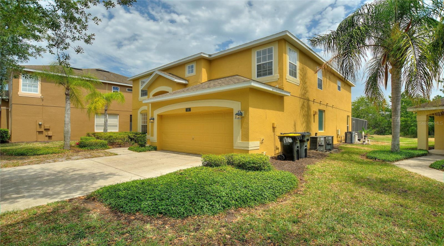 Davenport, Florida 33837, 5 Bedroom Bedrooms, ,4 Bathroombathrooms,Residential,For Sale,African Daisy,0,Mfro6441259