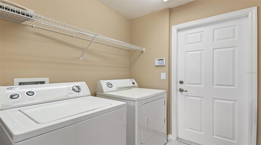 Davenport, Florida 33837, 5 Bedroom Bedrooms, ,4 Bathroombathrooms,Residential,For Sale,African Daisy,0,Mfro6441259