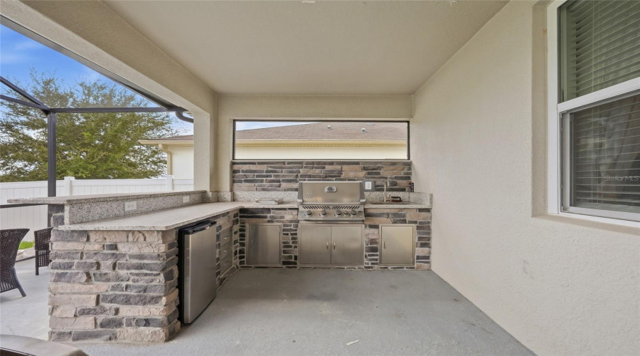 Outdoor Kitchen