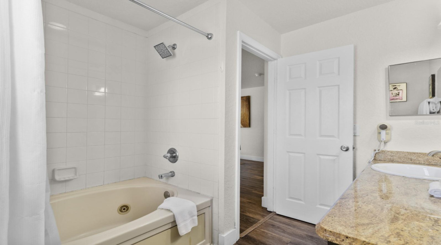 Davenport, Florida 33897, 3 Bedroom Bedrooms, ,2 Bathroombathrooms,Residential,For Sale,Calabria,0,Mfro6437337