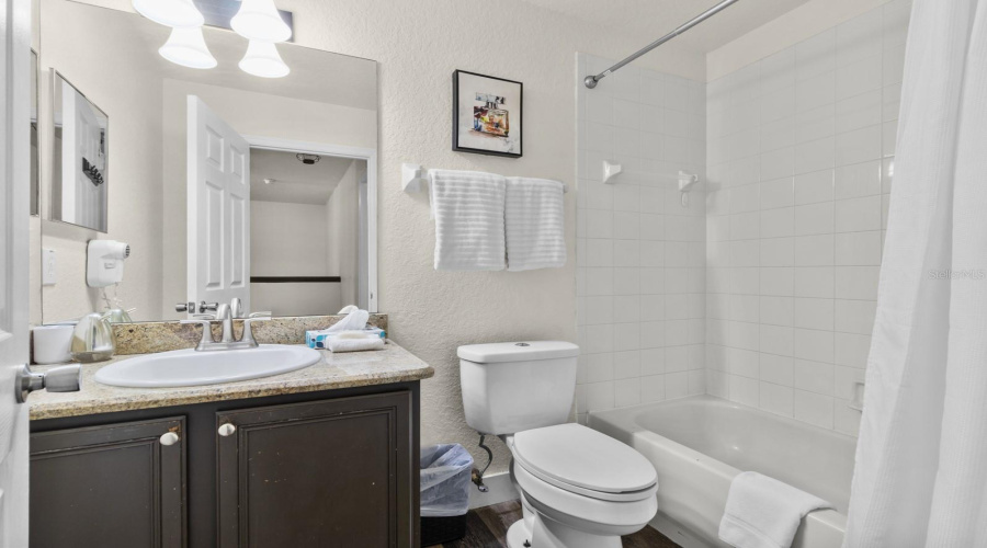 Davenport, Florida 33897, 3 Bedroom Bedrooms, ,2 Bathroombathrooms,Residential,For Sale,Calabria,0,Mfro6437337