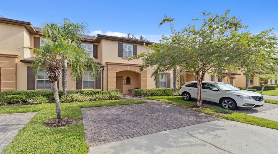 Davenport, Florida 33897, 3 Bedroom Bedrooms, ,2 Bathroombathrooms,Residential,For Sale,Calabria,0,Mfro6437337