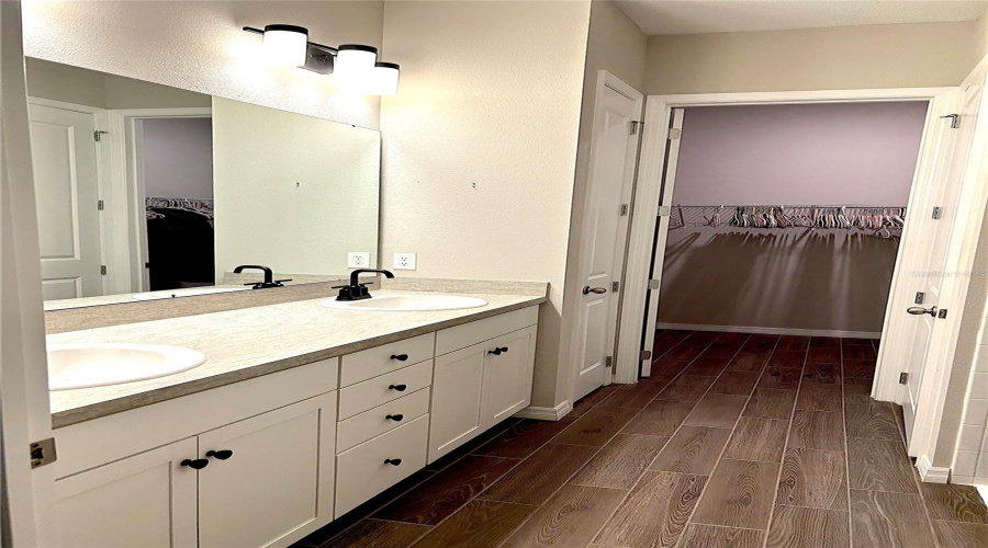 Kissimmee, Florida 34747, 2 Bedroom Bedrooms, ,2 Bathroombathrooms,Residential,For Sale,Key Bay,0,Mfro6441509