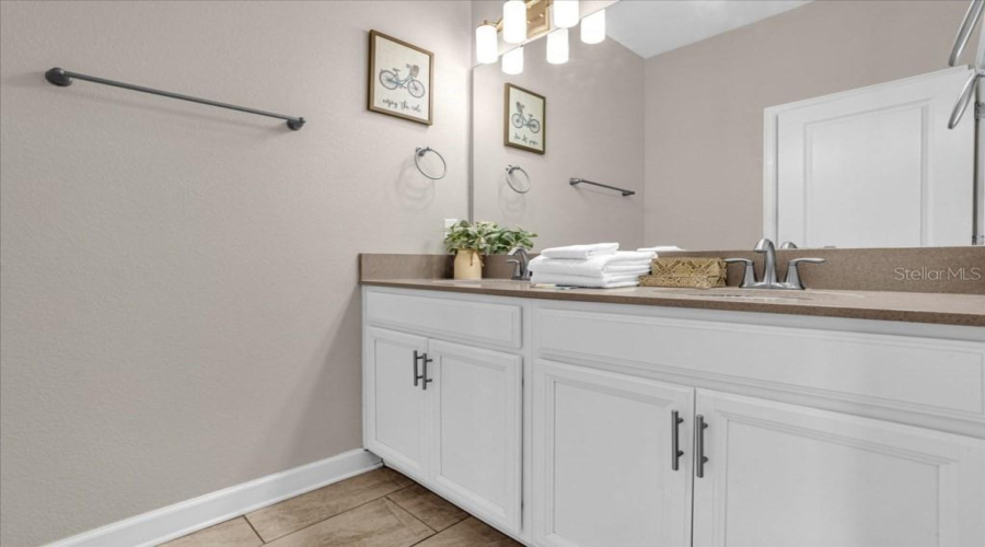 Davenport, Florida 33896, 5 Bedroom Bedrooms, ,4 Bathroombathrooms,Residential,For Sale,Stinger,0,Mfro6441627