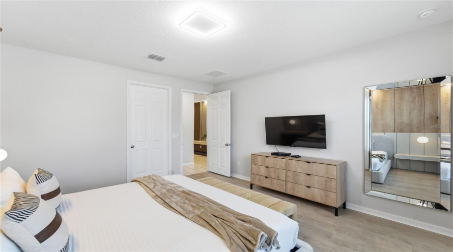 Kissimmee, Florida 34747, 9 Bedroom Bedrooms, ,6 Bathroombathrooms,Residential,For Sale,Sawyer Palm,0,Mfro6385788
