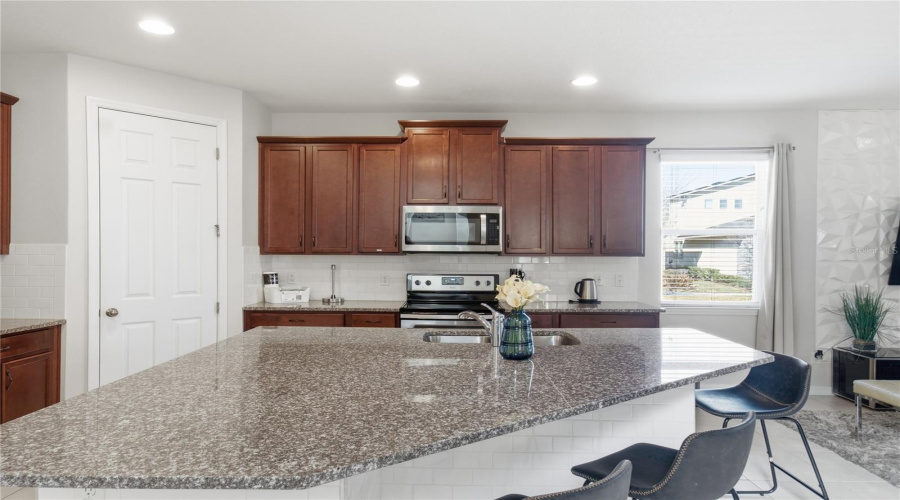 Kissimmee, Florida 34747, 7 Bedroom Bedrooms, ,6 Bathroombathrooms,Residential,For Sale,Egret Mills,0,Mfro6385765