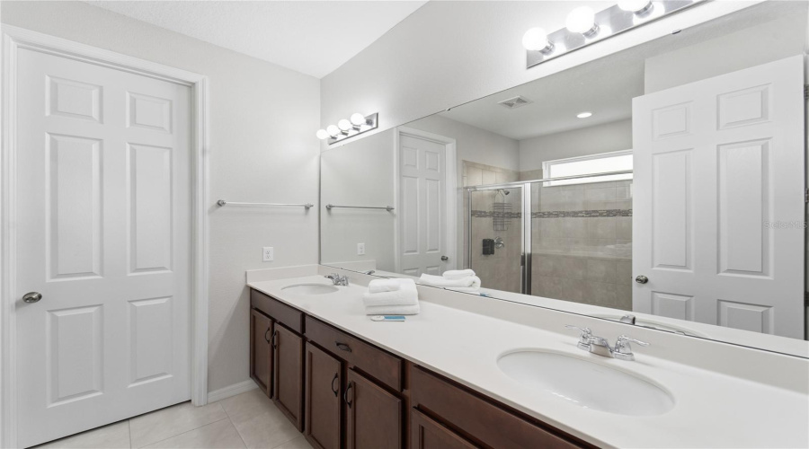 Kissimmee, Florida 34747, 7 Bedroom Bedrooms, ,6 Bathroombathrooms,Residential,For Sale,Egret Mills,0,Mfro6385765