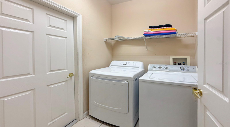 Davenport, Florida 33897, 6 Bedroom Bedrooms, ,4 Bathroombathrooms,Residential,For Sale,Tupelo,0,Mfrs5157226