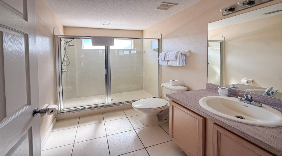 Davenport, Florida 33897, 6 Bedroom Bedrooms, ,4 Bathroombathrooms,Residential,For Sale,Tupelo,0,Mfrs5157226