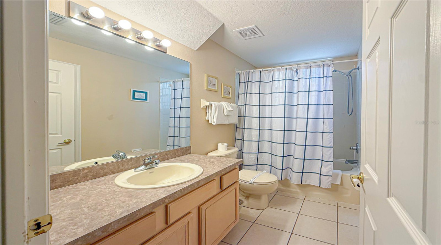 Davenport, Florida 33897, 6 Bedroom Bedrooms, ,4 Bathroombathrooms,Residential,For Sale,Tupelo,0,Mfrs5157226