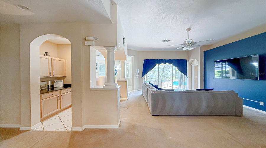 Davenport, Florida 33897, 6 Bedroom Bedrooms, ,4 Bathroombathrooms,Residential,For Sale,Tupelo,0,Mfrs5157226