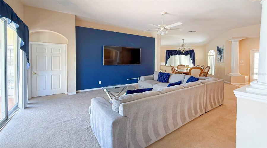 Davenport, Florida 33897, 6 Bedroom Bedrooms, ,4 Bathroombathrooms,Residential,For Sale,Tupelo,0,Mfrs5157226