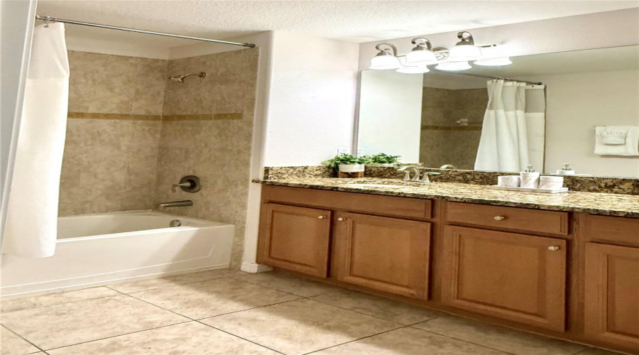 Kissimmee, Florida 34747, 5 Bedroom Bedrooms, ,4 Bathroombathrooms,Residential,For Sale,Cat Palm,0,Mfrs5157355