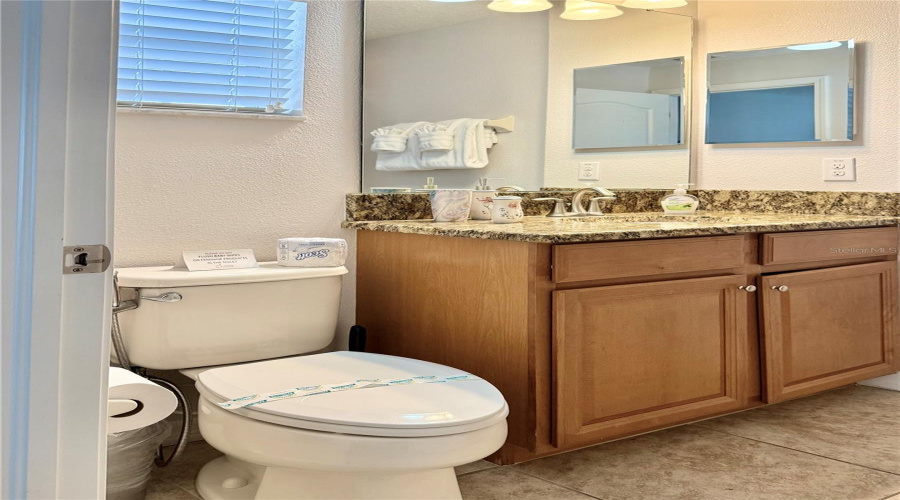 Kissimmee, Florida 34747, 5 Bedroom Bedrooms, ,4 Bathroombathrooms,Residential,For Sale,Cat Palm,0,Mfrs5157355