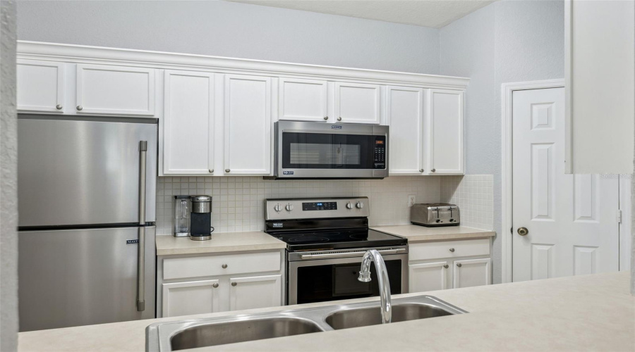 Kissimmee, Florida 34747, 3 Bedroom Bedrooms, ,2 Bathroombathrooms,Residential,For Sale,Comrow,0,Mfrs5157519
