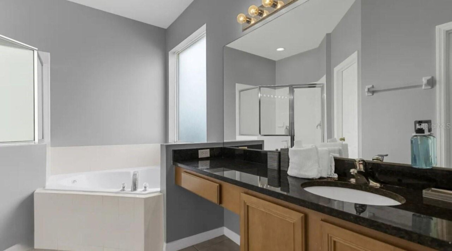 Kissimmee, Florida 34747, 7 Bedroom Bedrooms, ,5 Bathroombathrooms,Residential,For Sale,La Isla,0,Mfrs5157624