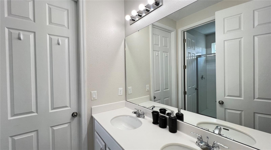 Kissimmee, Florida 34747, 6 Bedroom Bedrooms, ,4 Bathroombathrooms,Residential,For Sale,Flamingo Key,0,Mfrs5156486