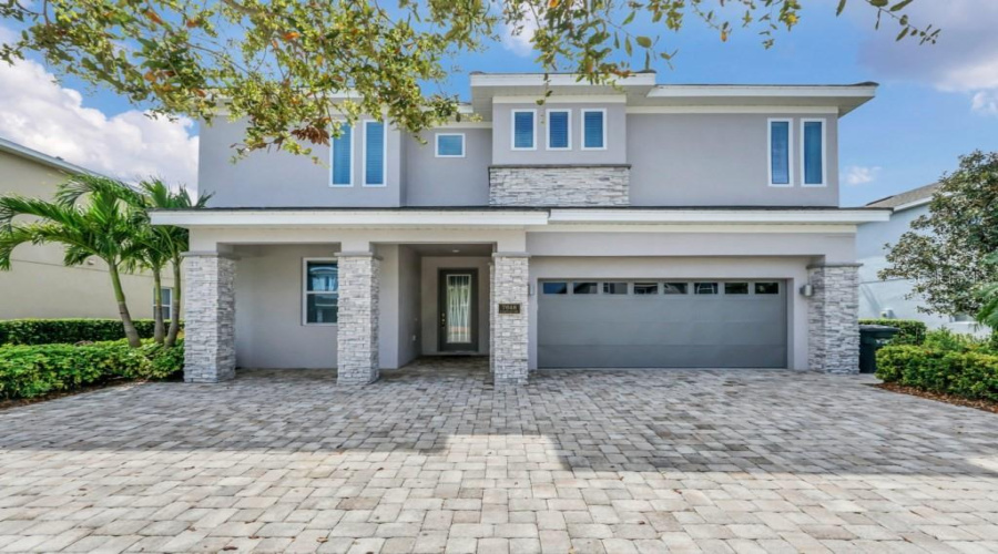 Kissimmee, Florida 34747, 8 Bedroom Bedrooms, ,6 Bathroombathrooms,Residential,For Sale,Fairfax,0,Mfro6441441