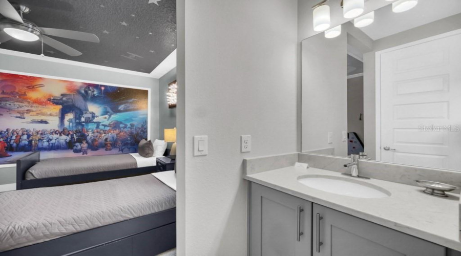 Kissimmee, Florida 34747, 8 Bedroom Bedrooms, ,6 Bathroombathrooms,Residential,For Sale,Fairfax,0,Mfro6441441