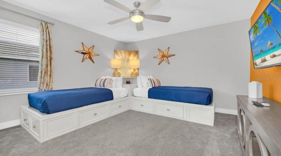 Kissimmee, Florida 34747, 8 Bedroom Bedrooms, ,6 Bathroombathrooms,Residential,For Sale,Fairfax,0,Mfro6441441