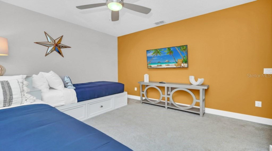 Kissimmee, Florida 34747, 8 Bedroom Bedrooms, ,6 Bathroombathrooms,Residential,For Sale,Fairfax,0,Mfro6441441
