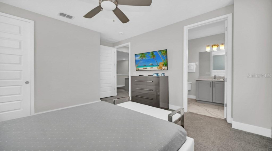 Kissimmee, Florida 34747, 8 Bedroom Bedrooms, ,6 Bathroombathrooms,Residential,For Sale,Fairfax,0,Mfro6441441