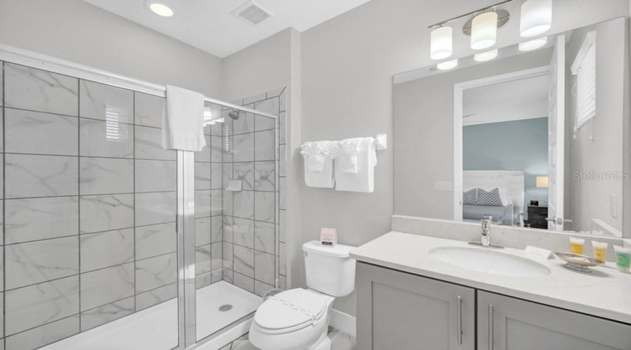 Kissimmee, Florida 34747, 8 Bedroom Bedrooms, ,6 Bathroombathrooms,Residential,For Sale,Fairfax,0,Mfro6441441