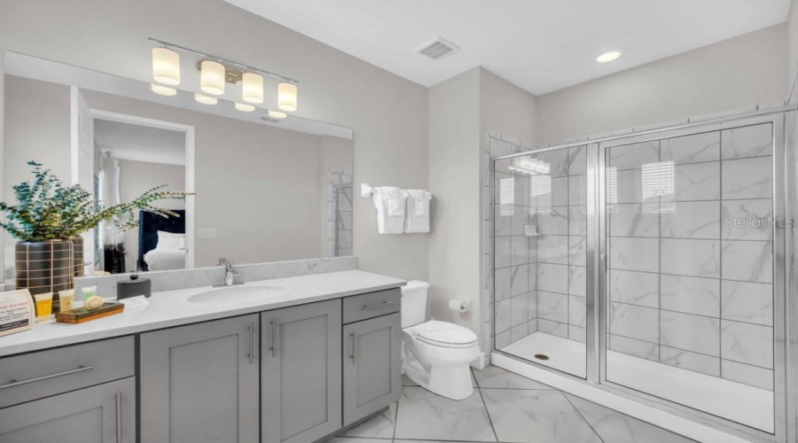 Kissimmee, Florida 34747, 8 Bedroom Bedrooms, ,6 Bathroombathrooms,Residential,For Sale,Fairfax,0,Mfro6441441