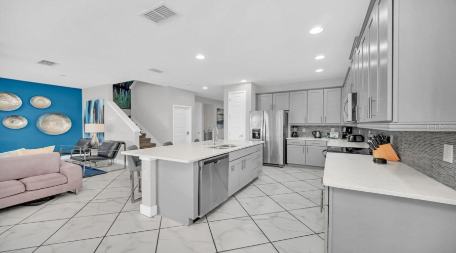 Kissimmee, Florida 34747, 8 Bedroom Bedrooms, ,6 Bathroombathrooms,Residential,For Sale,Fairfax,0,Mfro6441441