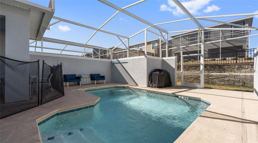 Davenport, Florida 33896, 5 Bedroom Bedrooms, ,4 Bathroombathrooms,Residential,For Sale,Splash Shot,0,Mfrs5143803