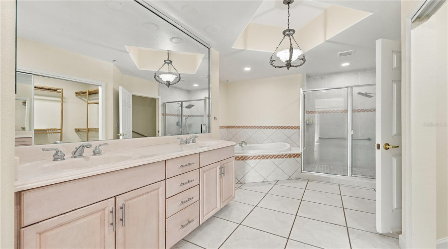 Orlando, Florida 32836, 2 Bedroom Bedrooms, ,2 Bathroombathrooms,Residential,For Sale,The Esplanade,0,Mfro6441656