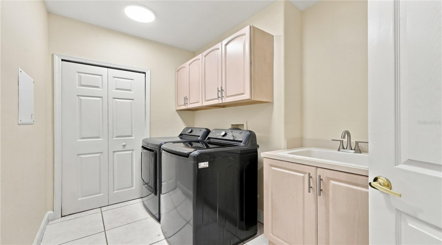 Orlando, Florida 32836, 2 Bedroom Bedrooms, ,2 Bathroombathrooms,Residential,For Sale,The Esplanade,0,Mfro6441656