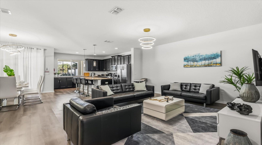 Kissimmee, Florida 34747, 4 Bedroom Bedrooms, ,4 Bathroombathrooms,Residential,For Sale,Carey Palm,0,Mfro6442492