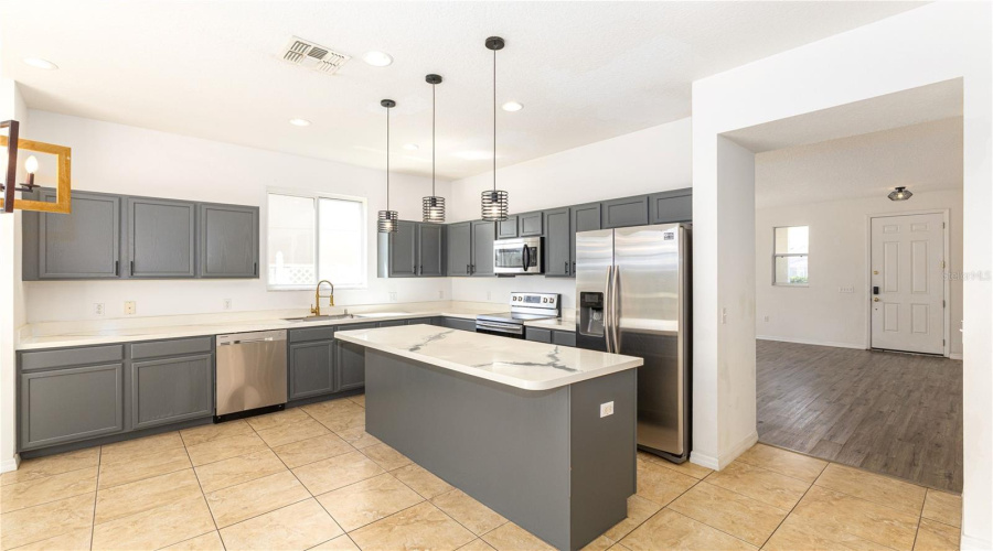 Kissimmee, Florida 34747, 5 Bedroom Bedrooms, ,3 Bathroombathrooms,Residential,For Sale,Blooming Alamanda,0,Mfro6434366