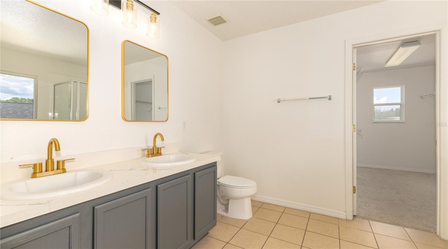 Kissimmee, Florida 34747, 5 Bedroom Bedrooms, ,3 Bathroombathrooms,Residential,For Sale,Blooming Alamanda,0,Mfro6434366