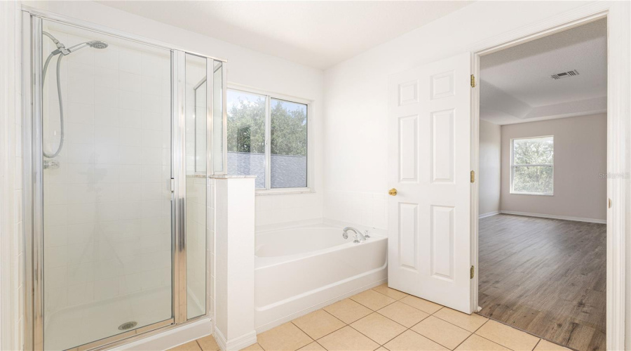 Kissimmee, Florida 34747, 5 Bedroom Bedrooms, ,3 Bathroombathrooms,Residential,For Sale,Blooming Alamanda,0,Mfro6434366