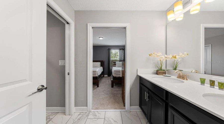 Davenport, Florida 33896, 6 Bedroom Bedrooms, ,6 Bathroombathrooms,Residential,For Sale,Palmero,0,Mfro6442529