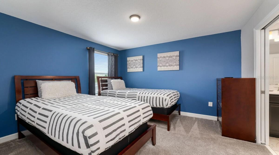 Davenport, Florida 33896, 6 Bedroom Bedrooms, ,6 Bathroombathrooms,Residential,For Sale,Palmero,0,Mfro6442529