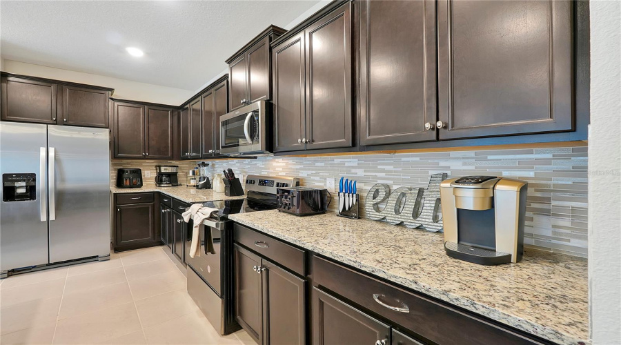 Davenport, Florida 33897, 5 Bedroom Bedrooms, ,4 Bathroombathrooms,Residential,For Sale,Lana,0,Mfro6442564