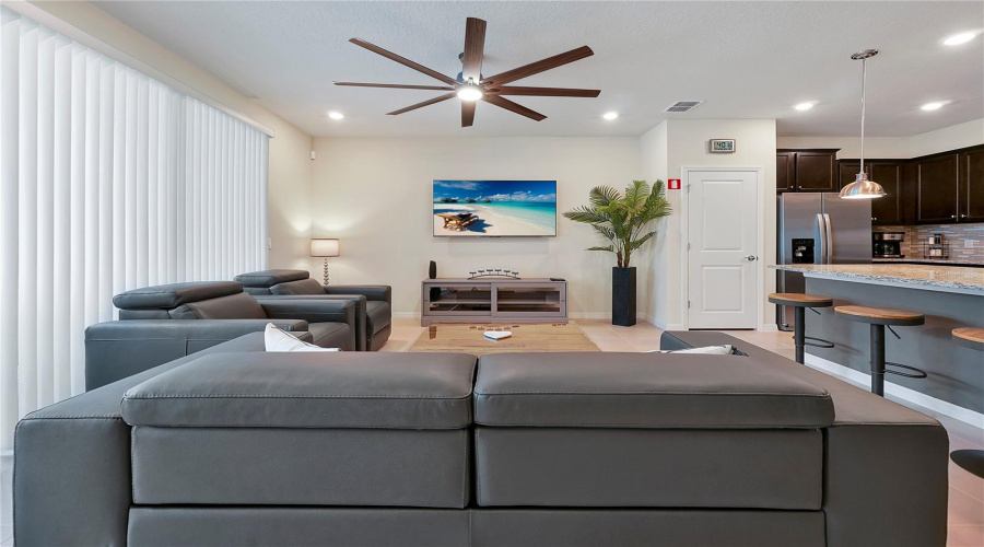 Davenport, Florida 33897, 5 Bedroom Bedrooms, ,4 Bathroombathrooms,Residential,For Sale,Lana,0,Mfro6442564