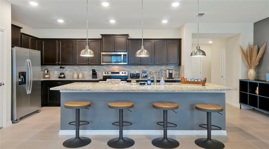 Davenport, Florida 33897, 5 Bedroom Bedrooms, ,4 Bathroombathrooms,Residential,For Sale,Lana,0,Mfro6442564