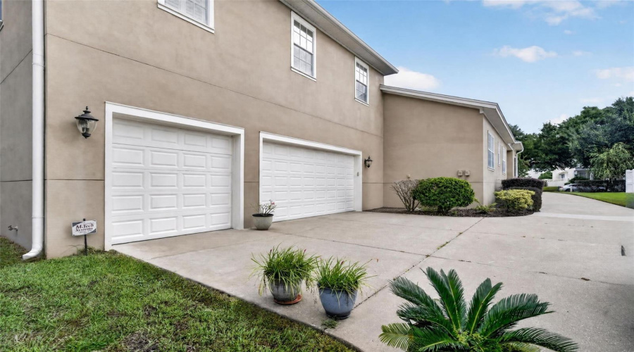 3 Car Garage