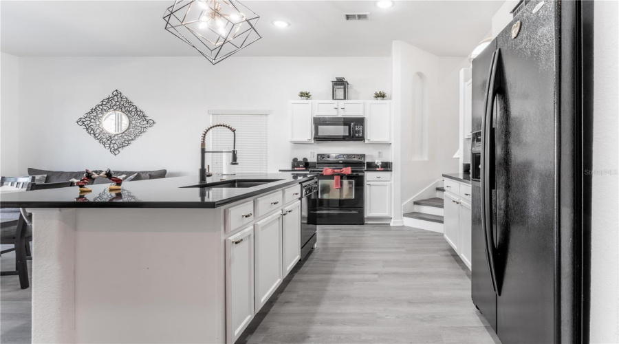 Davenport, Florida 33837, 5 Bedroom Bedrooms, ,3 Bathroombathrooms,Residential,For Sale,Cadiz,0,Mfro6438900