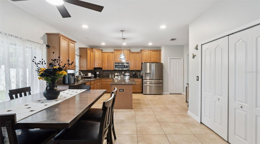 Davenport, Florida 33896, 5 Bedroom Bedrooms, ,3 Bathroombathrooms,Residential,For Sale,Gleneagles,0,Mfro6439171