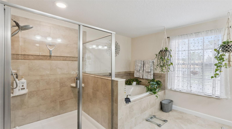 Davenport, Florida 33896, 5 Bedroom Bedrooms, ,3 Bathroombathrooms,Residential,For Sale,Gleneagles,0,Mfro6439171