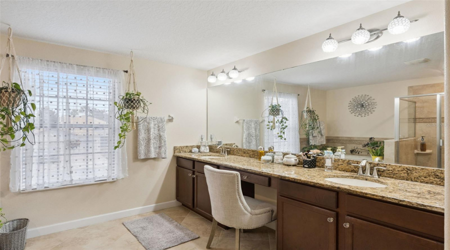 Davenport, Florida 33896, 5 Bedroom Bedrooms, ,3 Bathroombathrooms,Residential,For Sale,Gleneagles,0,Mfro6439171