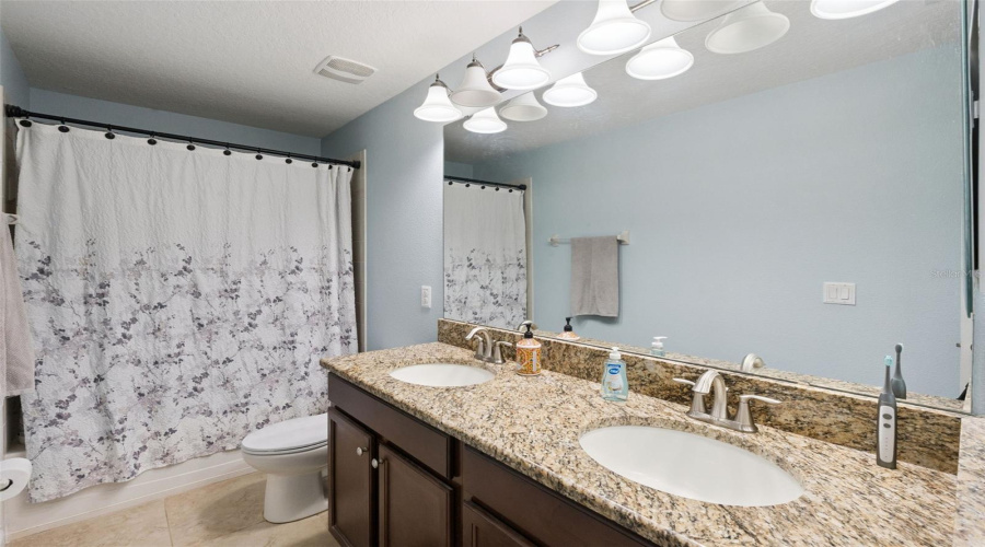 Davenport, Florida 33896, 5 Bedroom Bedrooms, ,3 Bathroombathrooms,Residential,For Sale,Gleneagles,0,Mfro6439171